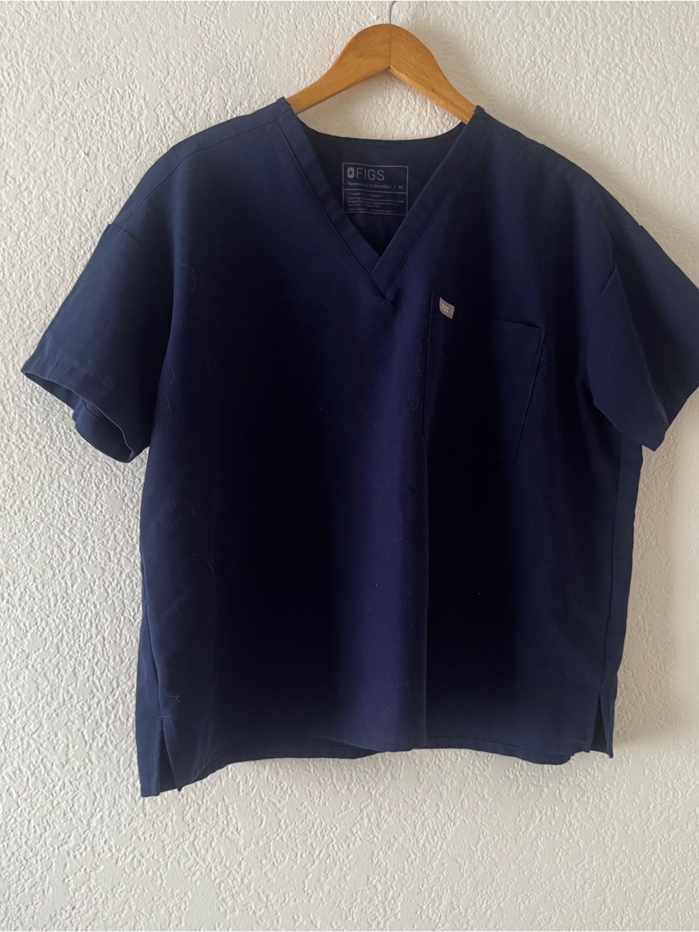 FIGS Navy Blue Scrub Top Casma V-Neck Technical One Pocket Medical Uniform